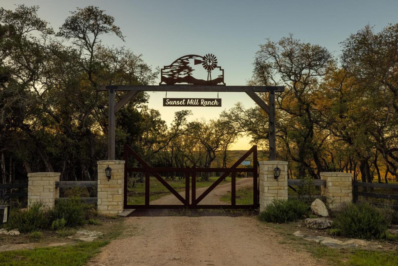 Inn At Sunset Mill Ranch Wimberley Extérieur photo